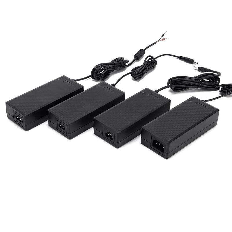 120 W napájací adaptér pre stolné počítače