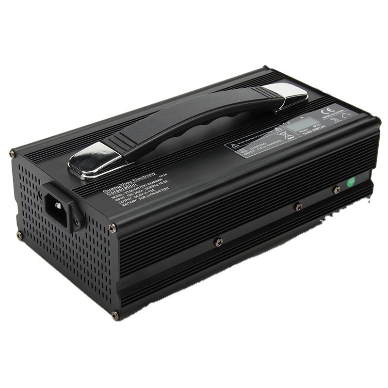 Aké sú hlavné výhody používania 800W nabíjačky batérií