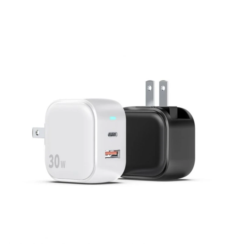 30WPD rýchla nabíjačka s USB-A a USB-C